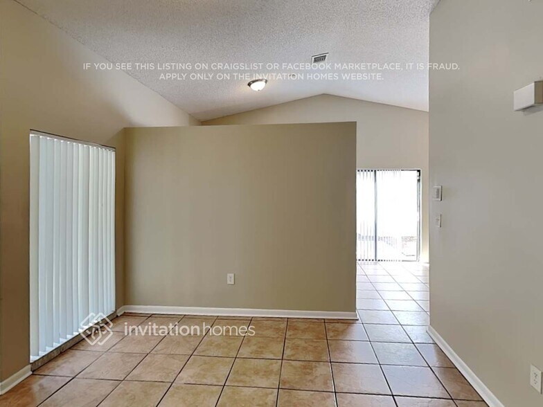 Building Photo - 13960 Beechwood Ct