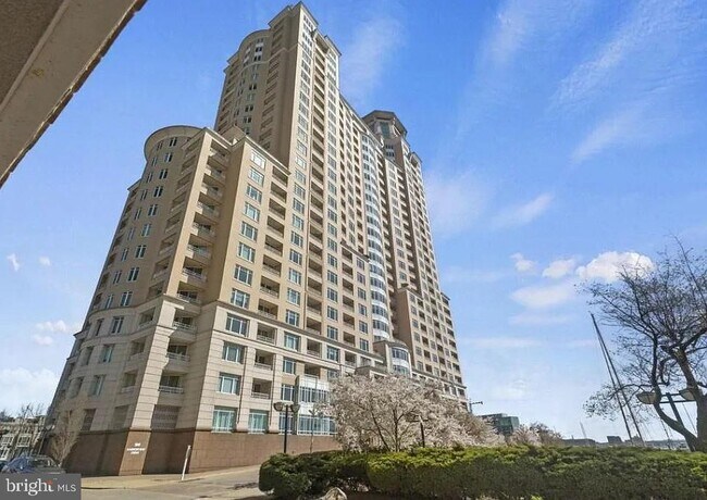 Building Photo - 100 Harborview Dr