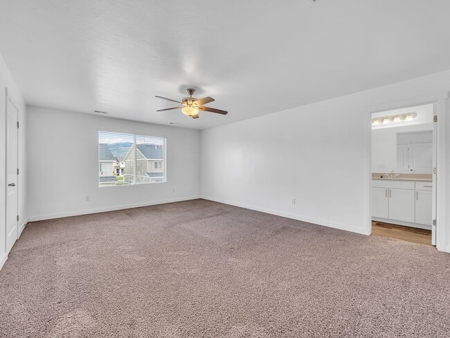 Building Photo - Beautiful 3-bedroom, 2-bath townhome