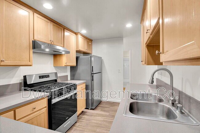 Building Photo - 9105 Rosedale Dr