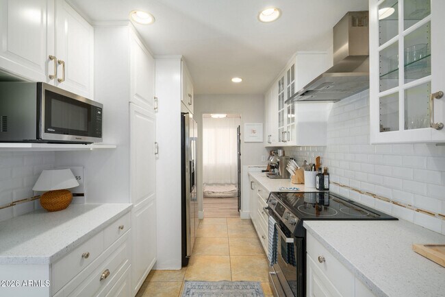 Building Photo - 4813 E Fairmount Ave