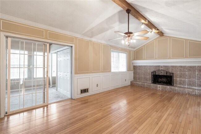 Building Photo - 131 Arrowood Ln
