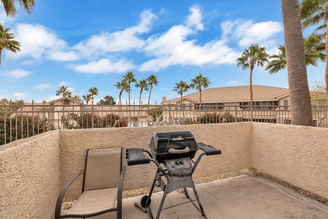 Building Photo - Summerlin Location