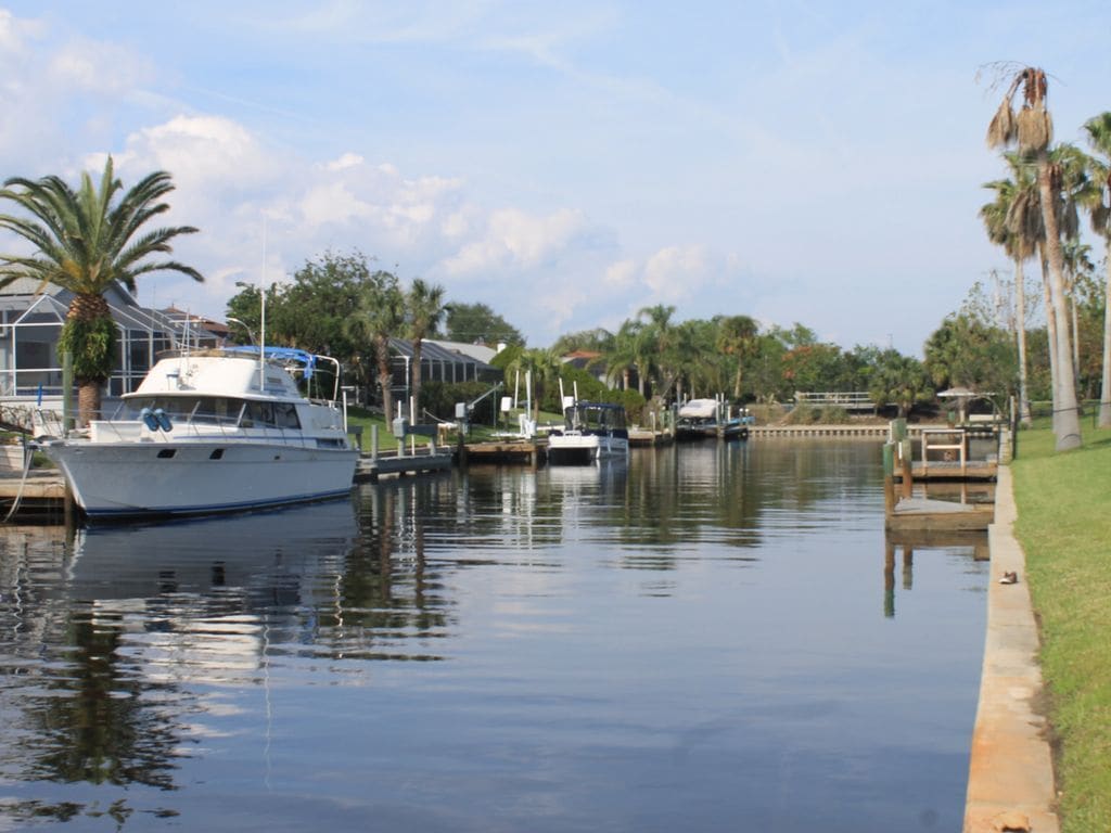 WATER CANAL WITH PRIVATE DOCK - 12 Clarendon Ct S
