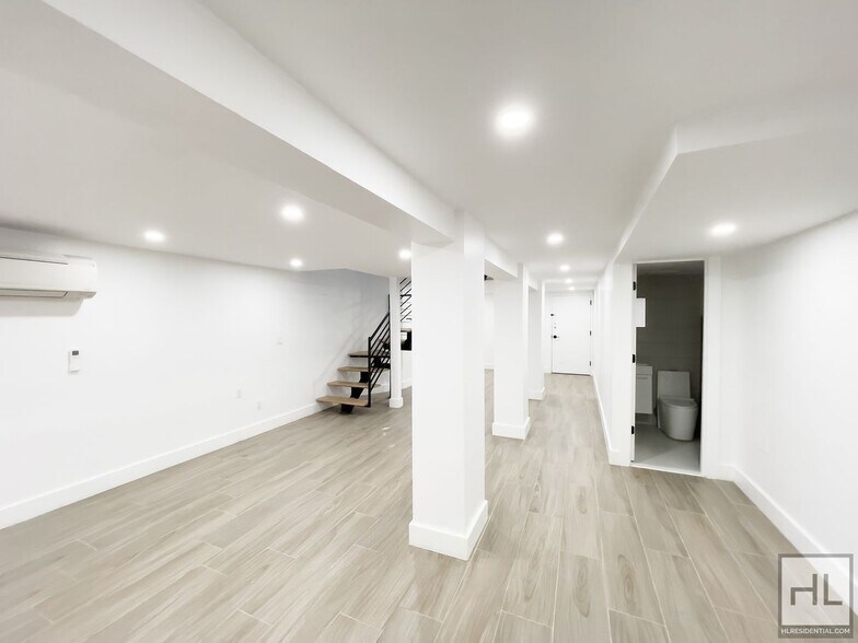 Building Photo - PUTNAM AVENUE / Spacious 2-Bed Duplex