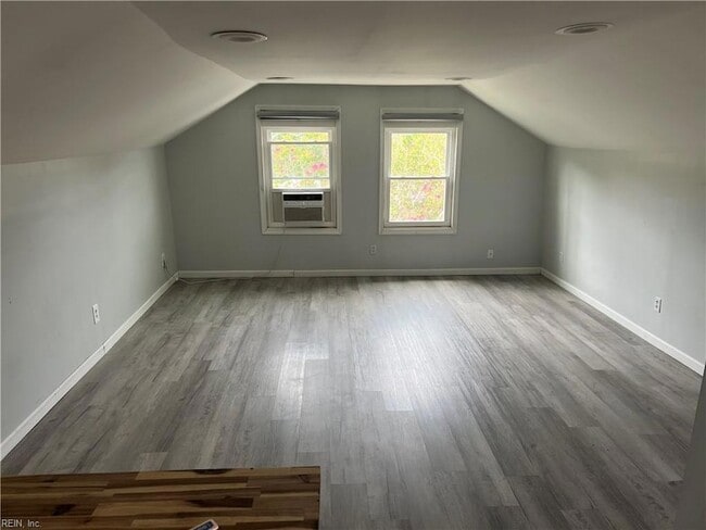 Building Photo - 360 Staten St