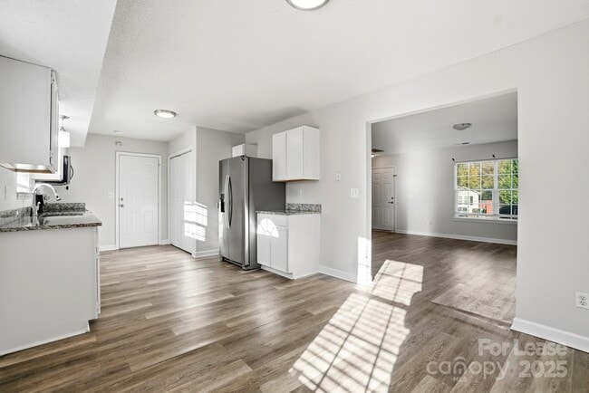 Building Photo - 2322 Pesca Ln