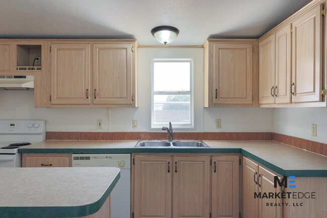 Building Photo - 5Bed/3Bath Home in Buckeye, AZ! Ready for ...