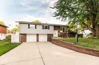Building Photo - Spacious 4-Bed, 2.5-Bath Split-Level Home
