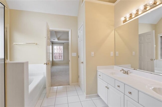Building Photo - 2109 Berryhill Cir SE