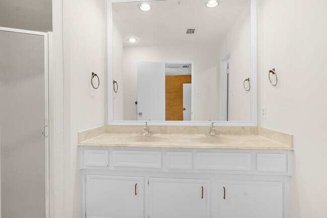 Building Photo - 11426 Sageperry Dr