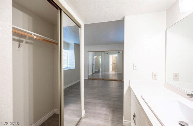 Building Photo - 5336 Mancos Ct