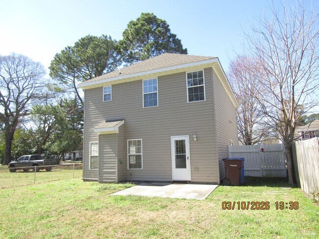 Building Photo - Great Home!