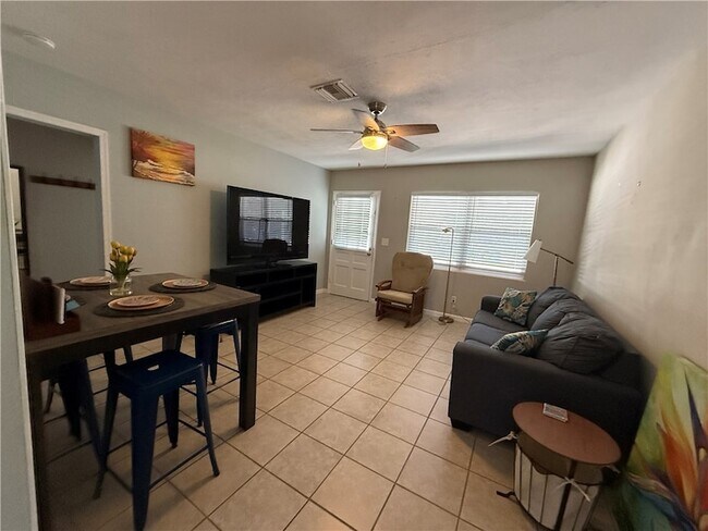 Building Photo - 2159 10th Ave