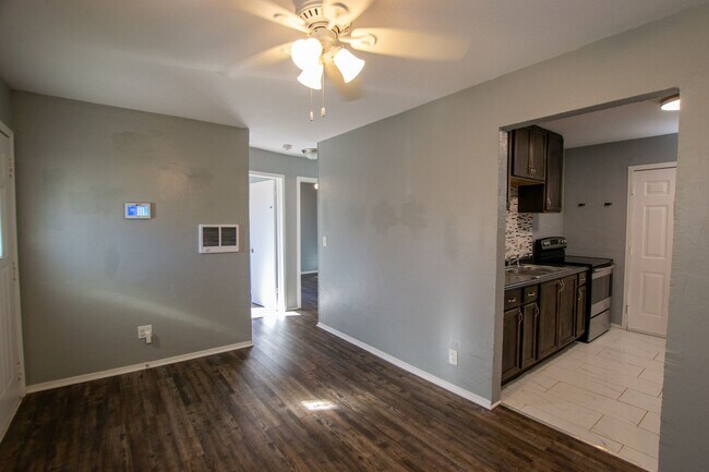 Building Photo - Charming 2-Bed, 1-Bath Home in South Oklah...