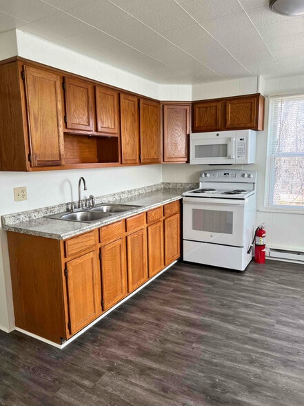 Building Photo - 173 High St