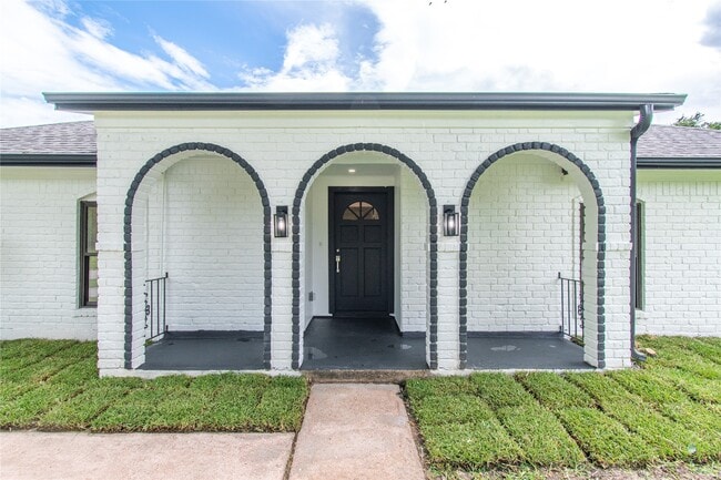 Building Photo - 11523 Bandlon Dr