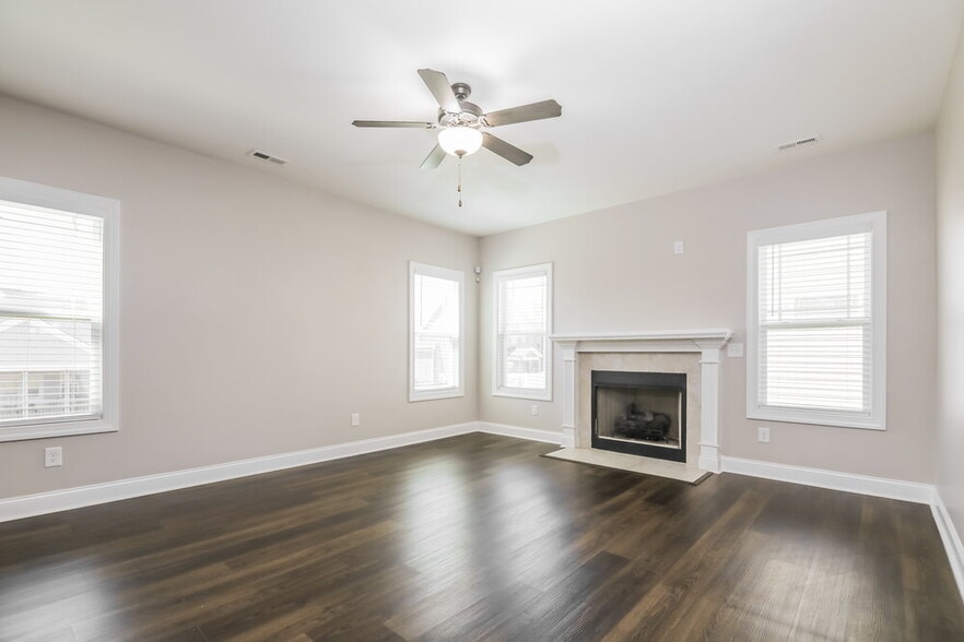 Building Photo - 339 Airedale Trail