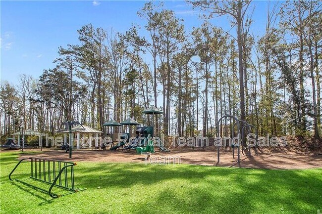 Building Photo - 293 McCrady Dr