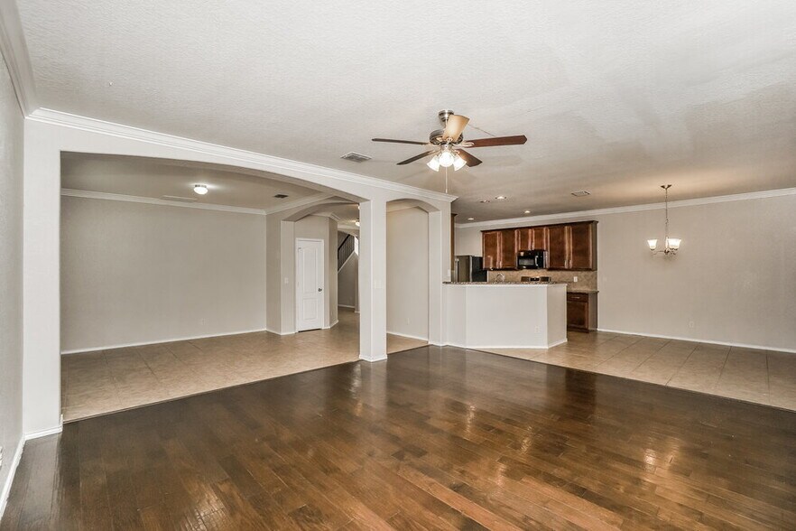Building Photo - 419 Tequila Ranch