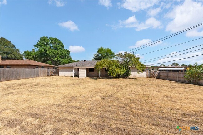 Building Photo - 506 Arapaho Dr