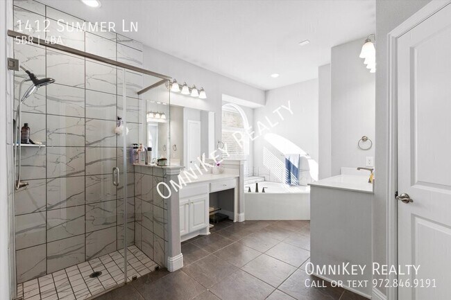 Building Photo - 1412 Summer Ln