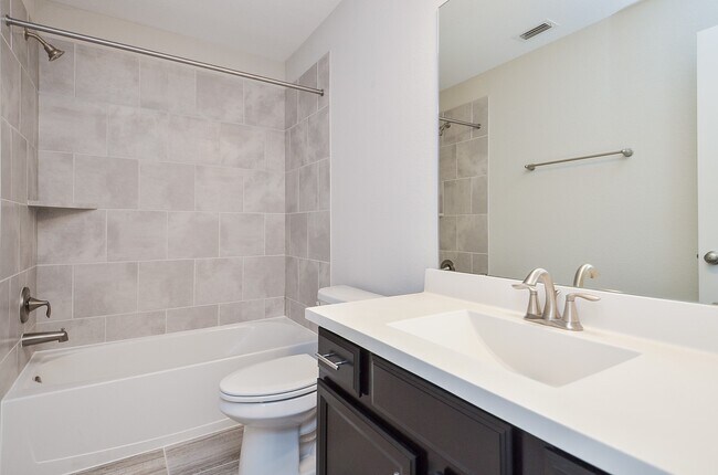 Building Photo - 18 Fountain Bend Ln