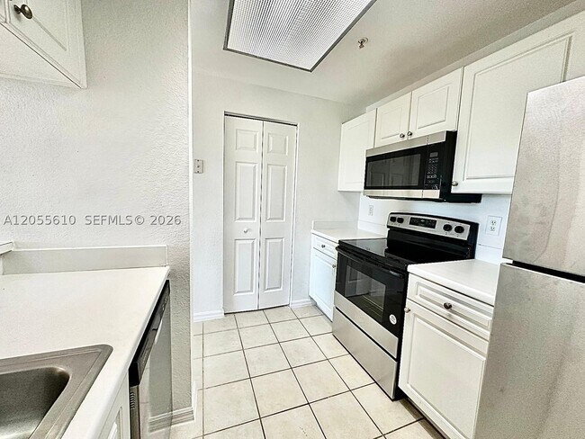 Building Photo - 2807 Veronia Dr