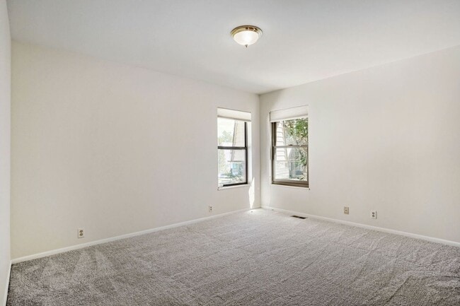 Building Photo - 1241 Olive St