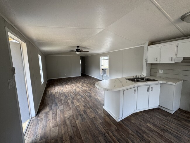 Building Photo - 1329 Hudson Ln