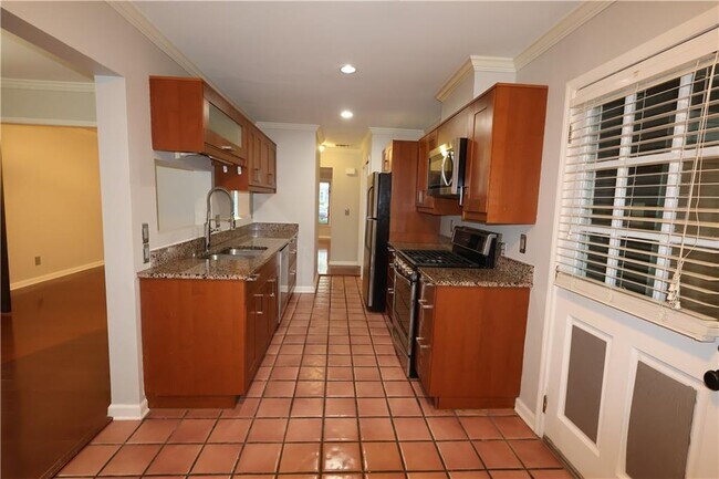 Building Photo - 19 Brittany Way NE