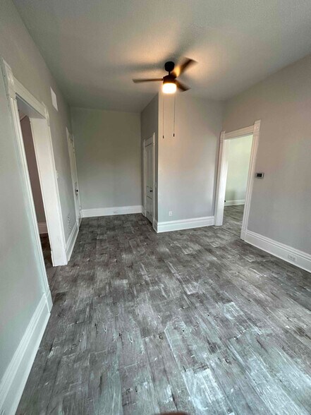 Building Photo - 307 Loucks Ave