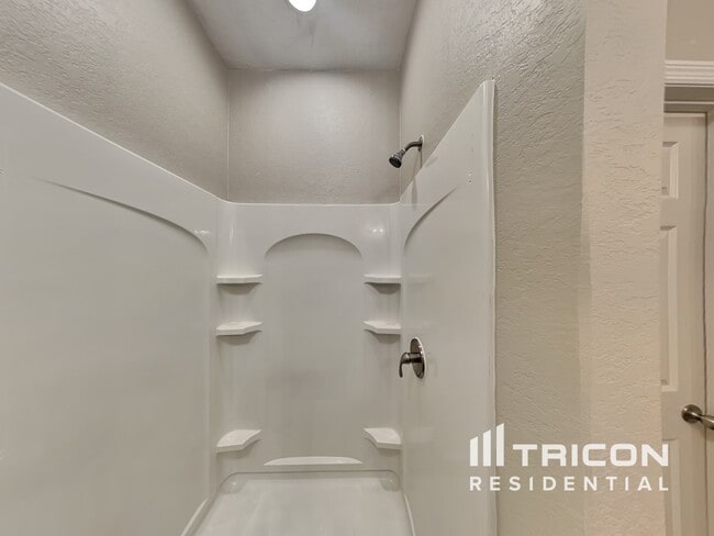 Building Photo - 2936 Whispering Trails Dr