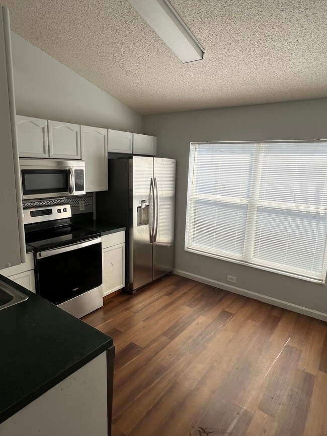 Building Photo - 4912 Aventura Blvd