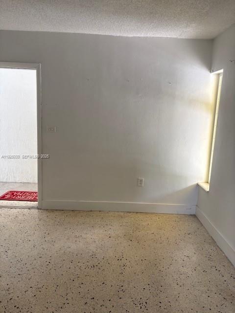 Building Photo - 828 SW 20th Ave