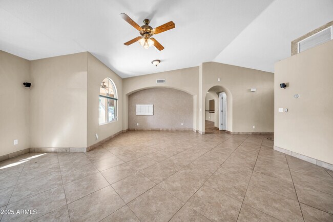Building Photo - 5639 E Aire Libre Ave