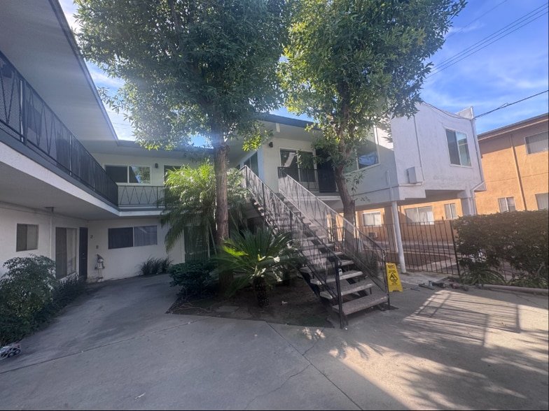 Building Photo - 8127 Stewart and Gray Rd