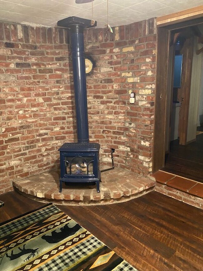 Building Photo - Lovely 3BD furnished home avail. for a Sea...