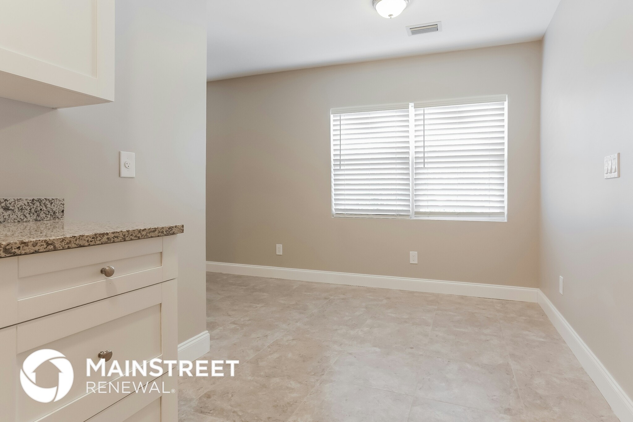 Building Photo - 402 S 12th St