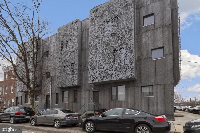 Building Photo - 2328 Memphis St