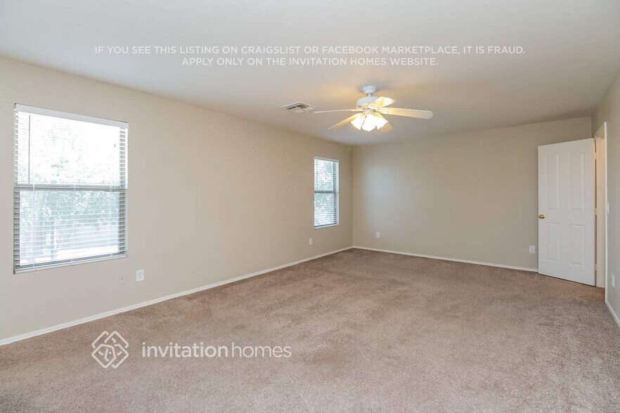 Building Photo - 1043 S Firehole Dr