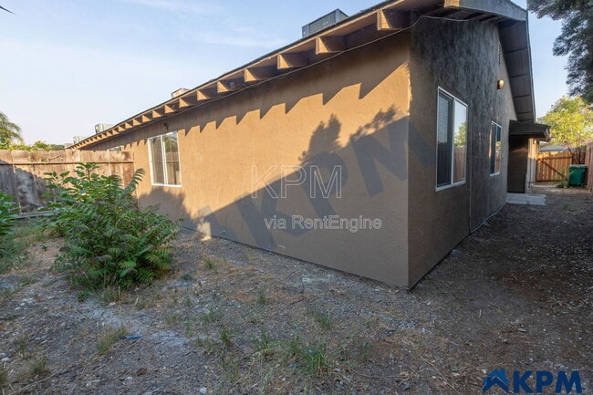 Building Photo - 2055 Pawnee Way