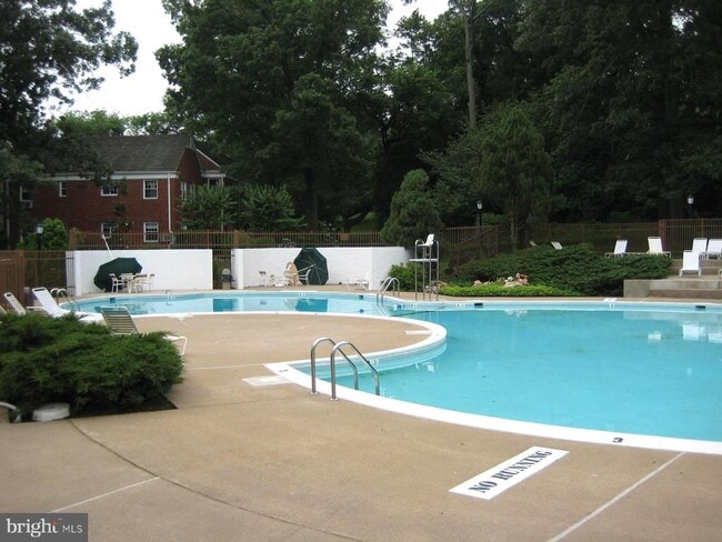 Building Photo - 1616 Preston Rd