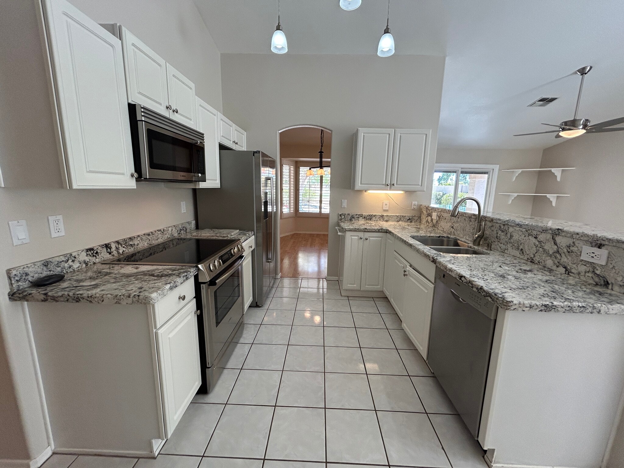 Building Photo - 7709 W Wahalla Ln