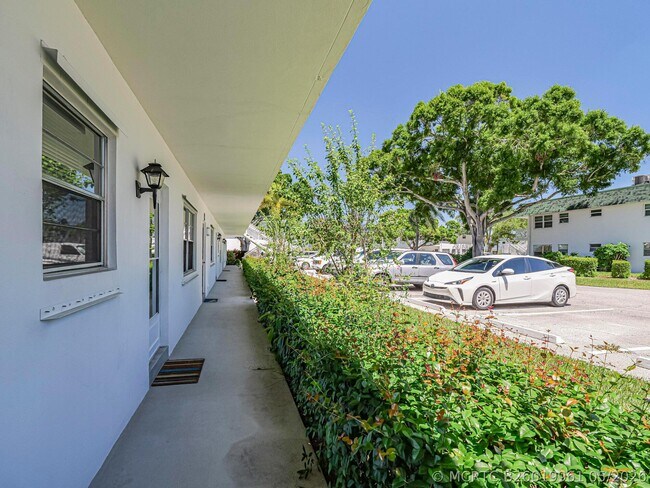 Building Photo - 2800 Indian River Blvd