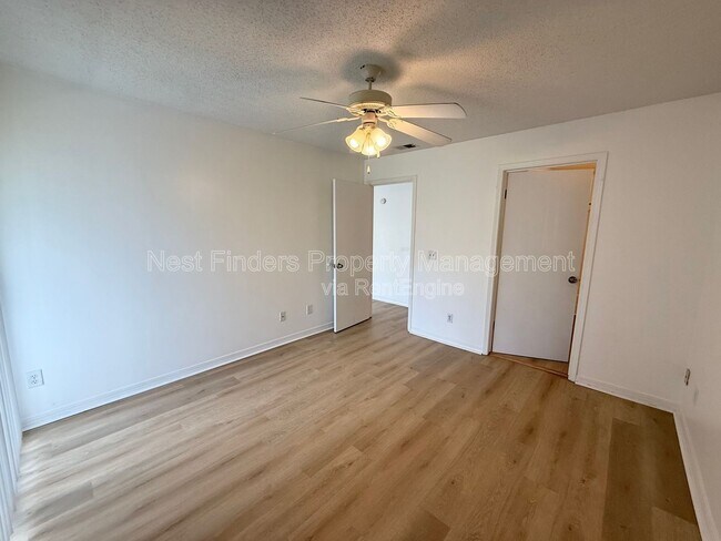 Building Photo - 10200 Belle Rive Blvd