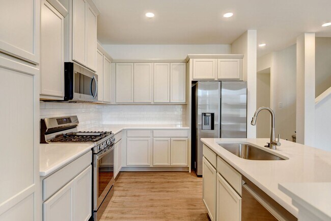 Building Photo - 4954 Denys Dr.