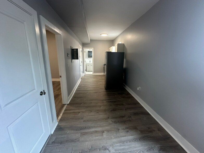 Building Photo - 618 S Orange Ave