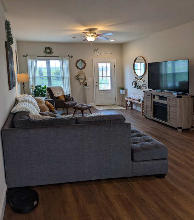 Building Photo - 3367 Mount Joy Rd