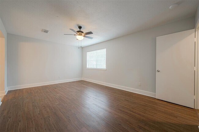 Building Photo - 7910 Litchfield Ln